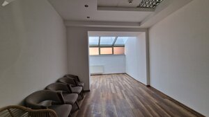 PRENÁJOM Priestory Poprad - Námestie Sv.Egídia - prízemie - 35 m2 — foto 5