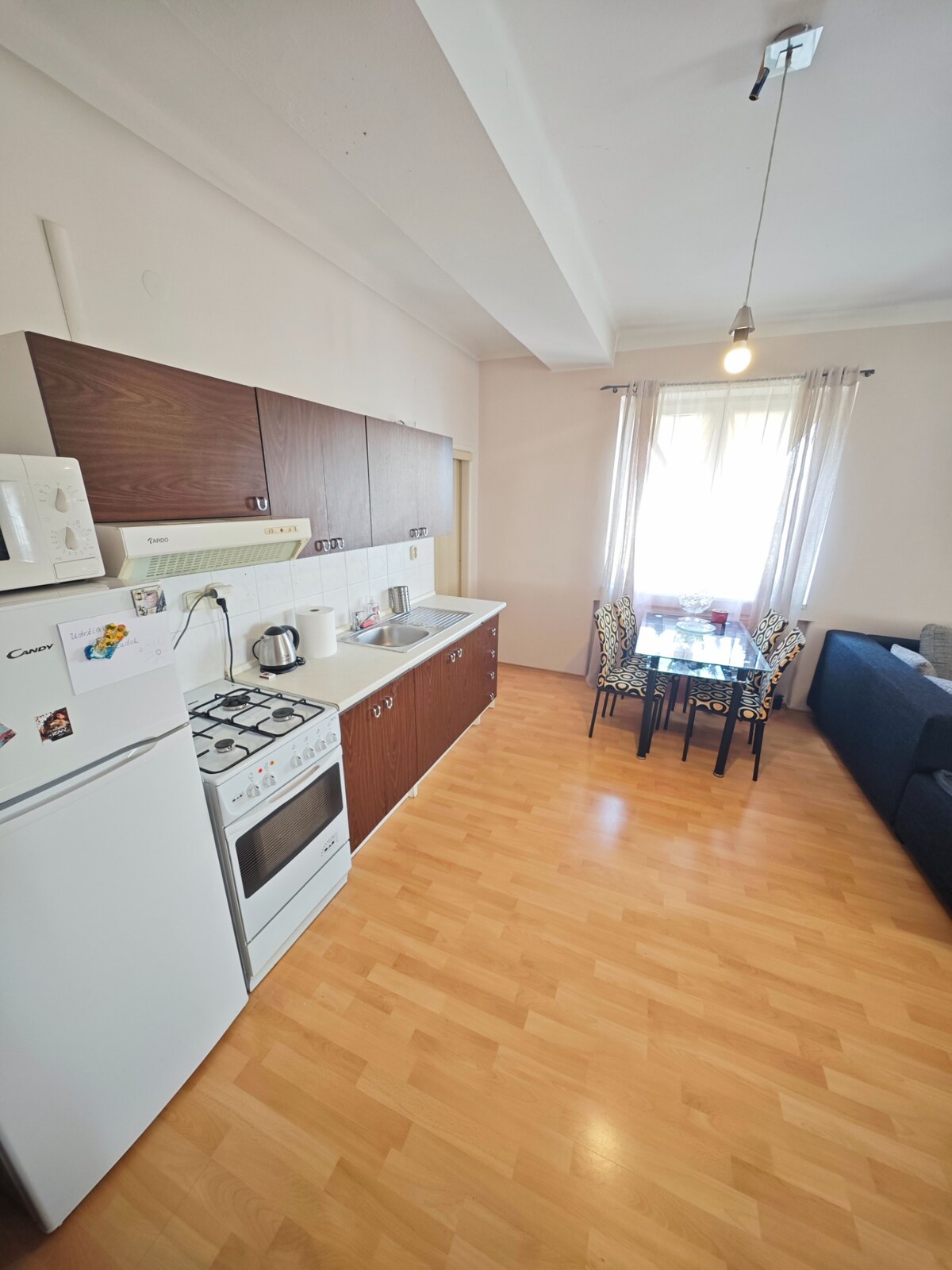 Prenájom: 2 izbový byt centrum Národná ul. 64m2 — foto 2