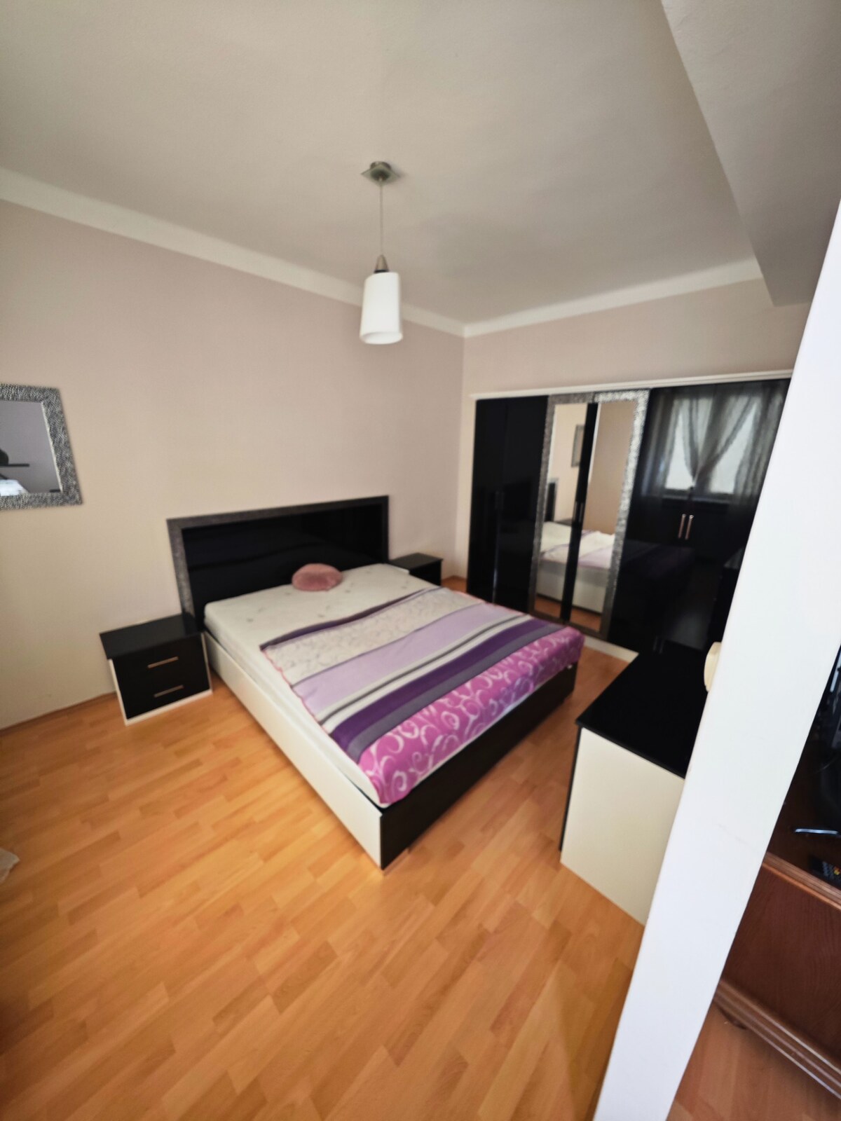 Prenájom: 2 izbový byt centrum Národná ul. 64m2 — foto 3