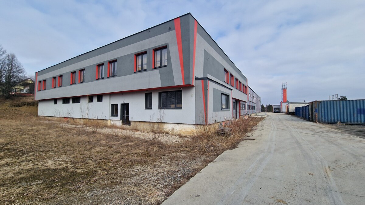 Prenájom HALA - SKLADOVÉ PRIESTORY - POPRAD od 2500 m2 - 5000 m2 — foto 11