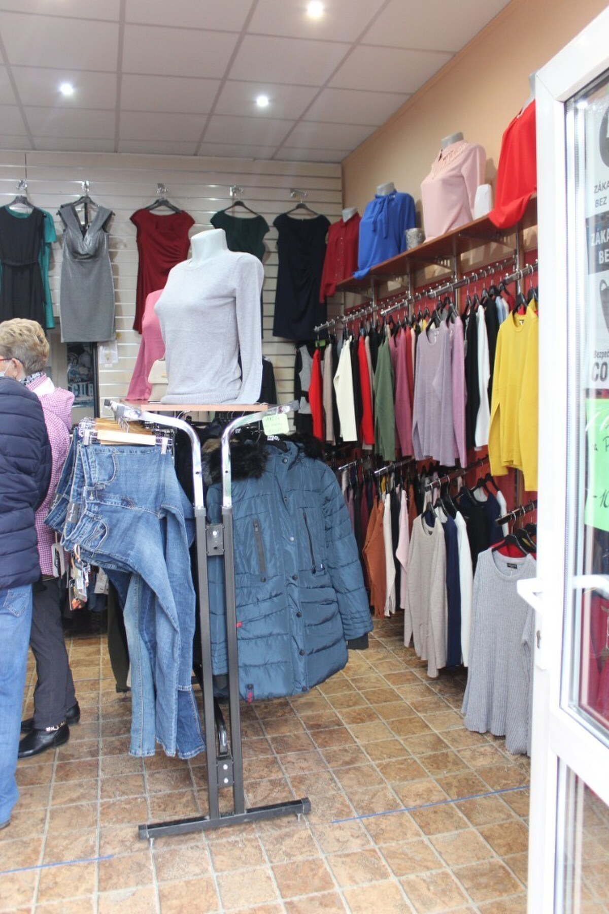 HISTORICKÁ BUDOVA / DOM - OBCHODY a BYTY v centre mesta Šahy — foto 10