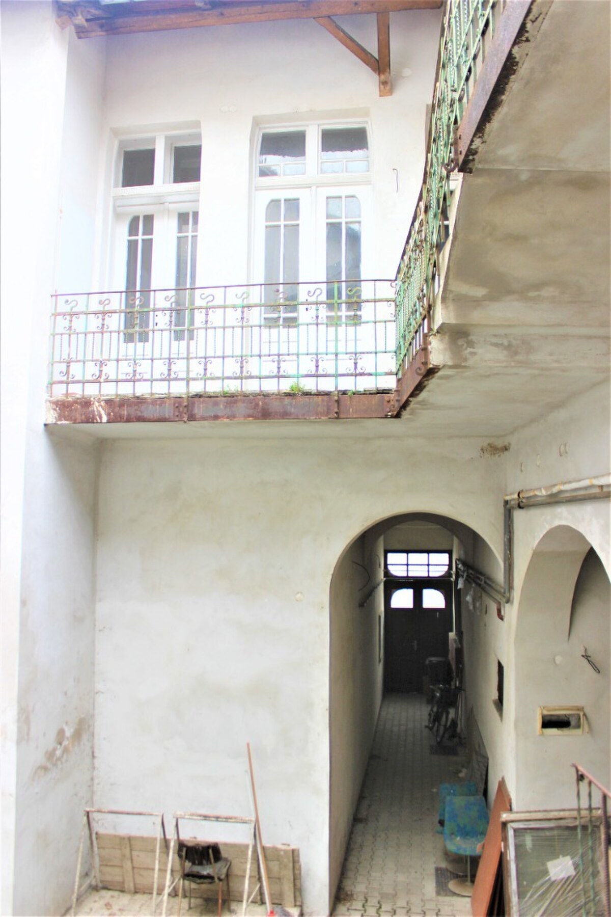 HISTORICKÁ BUDOVA / DOM - OBCHODY a BYTY v centre mesta Šahy — foto 14