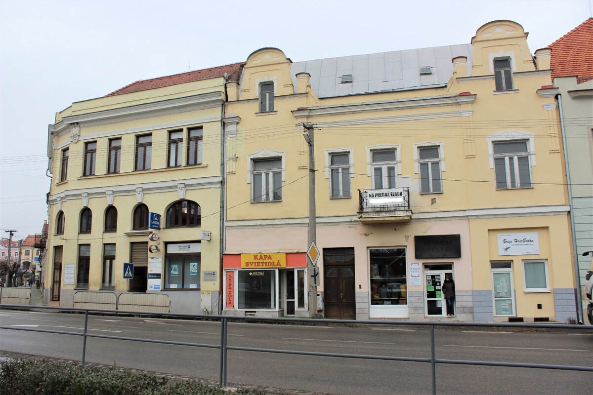 HISTORICKÁ BUDOVA / DOM - OBCHODY a BYTY v centre mesta Šahy — foto 3