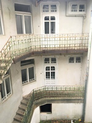 HISTORICKÁ BUDOVA / DOM - OBCHODY a BYTY v centre mesta Šahy — foto 15