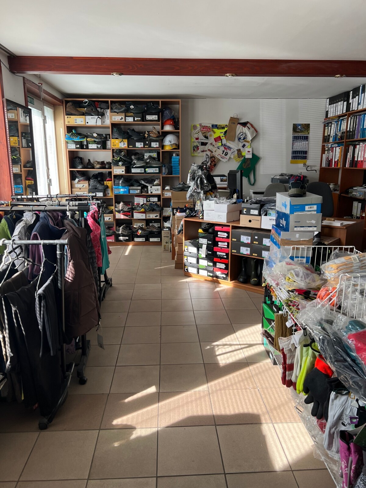 PREVÁDZKOVÝ priestor rozlohou 150 m2, na ul. Tr. SNP - Banská Bystrica — foto 3