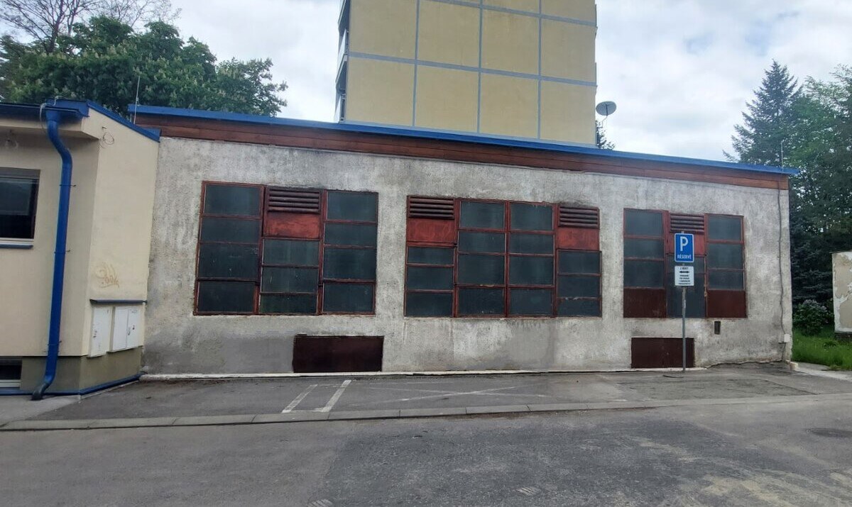 Na predaj: budovu/pozemok v centre, Námestie Slobody, B. Bystrica