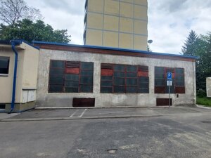 Na predaj: budovu/pozemok v centre, Námestie Slobody, B. Bystrica — foto 2