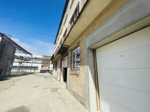 PRENÁJOM: skladový / výrobný priestor v ZŤSke s výťahom a kanceláriami — foto 15