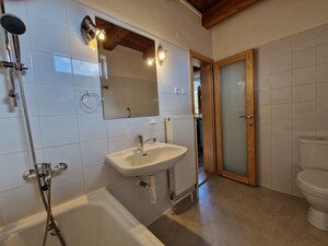 AstonReal: predaj 4-izbový rodinný dom + pozemok 1 250 m2, Zálesie — foto 13