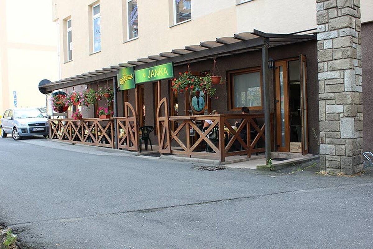 AstonReal:  odstúpenie zabehnutej reštaurácie, Poprad - Centrum — foto 3