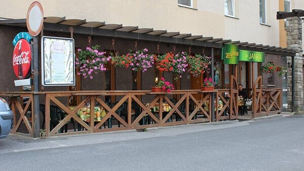 AstonReal:  odstúpenie zabehnutej reštaurácie, Poprad - Centrum