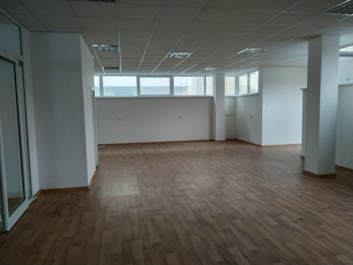 PRENÁJOM: Obchodné Priestory, 150 m2, Vrútky - Pešia Zóna — foto 4