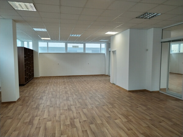 PRENÁJOM: Obchodné Priestory, 150 m2, Vrútky - Pešia Zóna