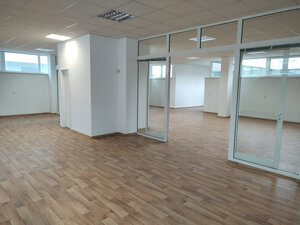 PRENÁJOM: Obchodné Priestory, 150 m2, Vrútky - Pešia Zóna — foto 2
