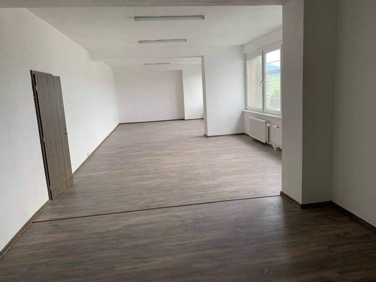 Prenájom: 2 sály (165m2 a 85m2) a šatňa (22m2), Martin - Sever — foto 5