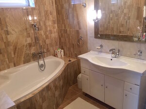 LUXUSNÁ rodinná vila 660 m2, pozemok 3.730 m2, Lošonec pri Trnave — foto 17