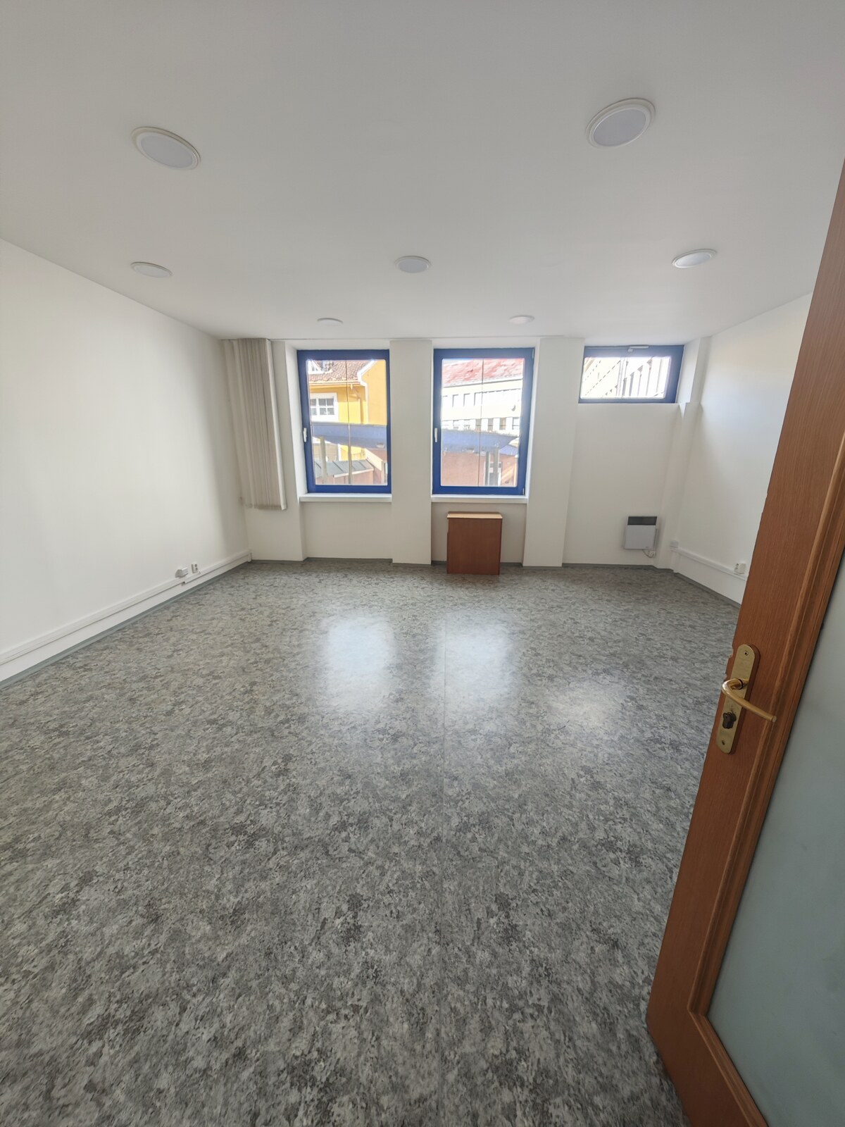 Prenájom: priestory na prenájom 140m2 Hušták ul. Janka Kráľa — foto 2
