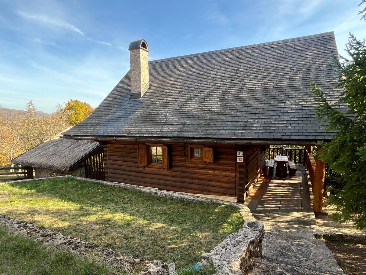 LUXUSNÝ 18 ročný ZRUB VENDELÍN na pozemku 3308 m2, NOVÁ BAŇA — foto 15
