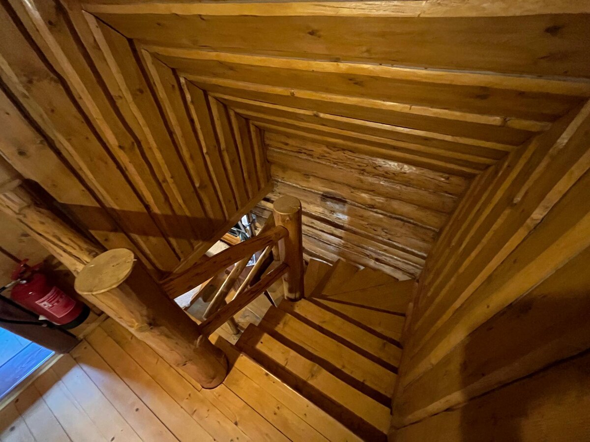 LUXUSNÝ 18 ročný ZRUB VENDELÍN na pozemku 3308 m2, NOVÁ BAŇA — foto 9