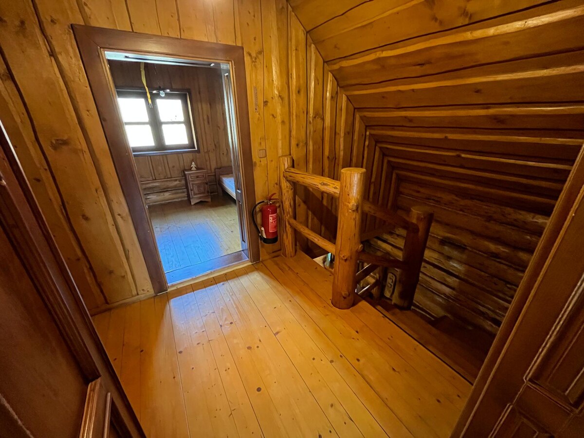 LUXUSNÝ ZRUB VENDELÍN - drevo + kameň, pozemok 3308 m2, NOVÁ BAŇA — foto 12