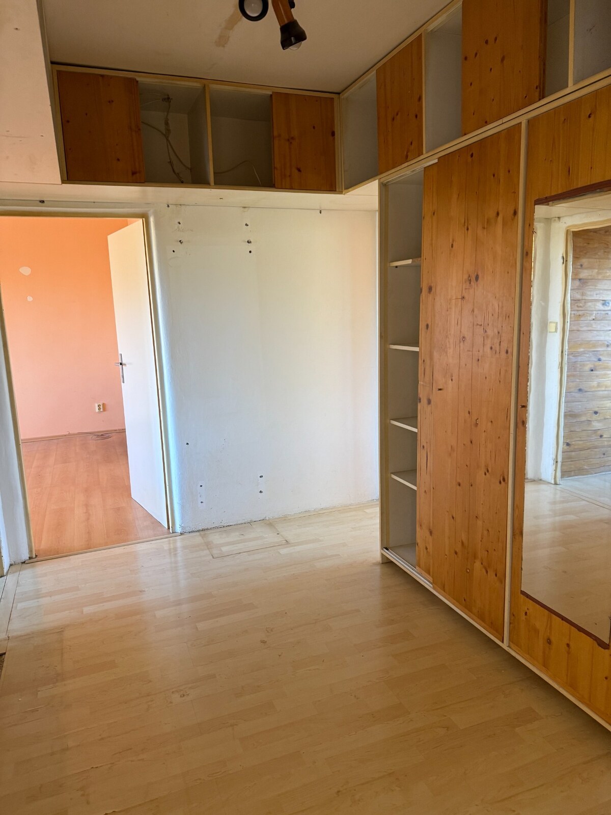 PREDAJ: 2,5 - izb. byt s loggiou 70 m2, ul. Slnečná, Fončorda - B. B. — foto 4