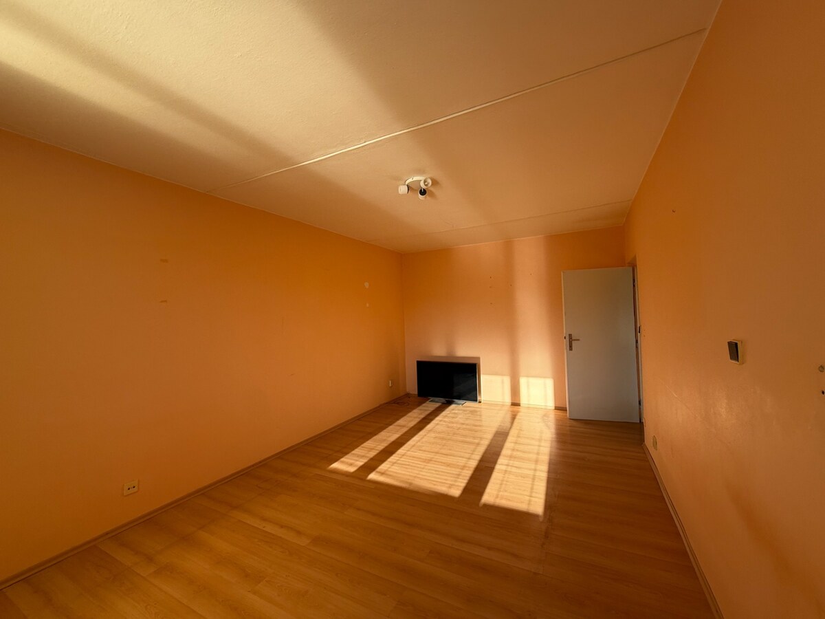 PREDAJ: 2,5 - izb. byt s loggiou 70 m2, ul. Slnečná, Fončorda - B. B. — foto 7