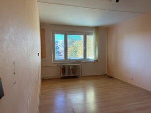 PREDAJ: 2,5 - izb. byt s loggiou 70 m2, ul. Slnečná, Fončorda - B. B. — foto 6