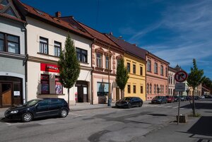 NA PREDAJ BUDOVA na ul. SLOVENSKÁ s prenajatými PRIESTORMI. — foto 2