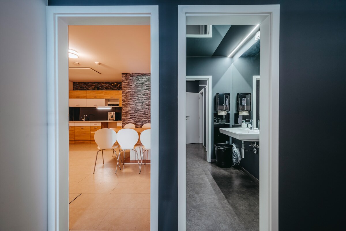 NA PRENÁJOM REPREZENTATÍVNE PRIESTORY 215,29 M2, STANICA – SOLIVARIA — foto 14