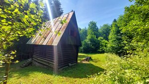 NA PREDAJ pekná CHATKA PRIAMO V LESE, ŠIBA, okr. Bardejov — foto 2