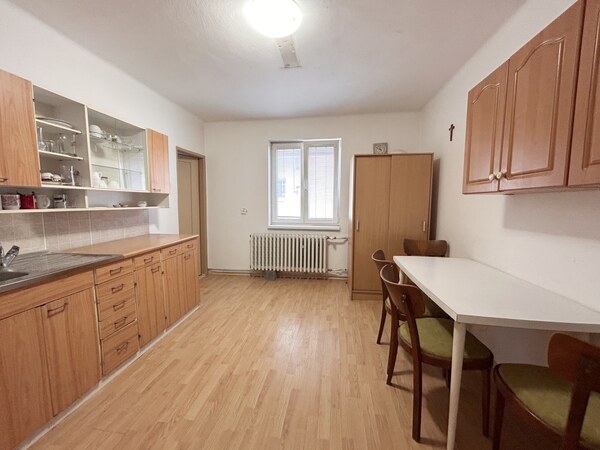 ZNÍŽENA CENA! RD NA BÝVANIE AJ PODNIKANIE,  SABINOVSKÁ Ul., PREŠOV