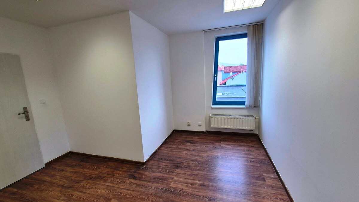 NA PREDAJ NEBYTOVÝ PRIESTOR, 105m2, CENTRUM; — foto 17