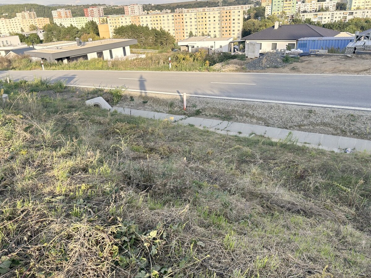 POZEMOK NA PREDAJ, 992 m2, KRÁĽOVA HORA - SÍDLISKO 3, PREŠOV — foto 3