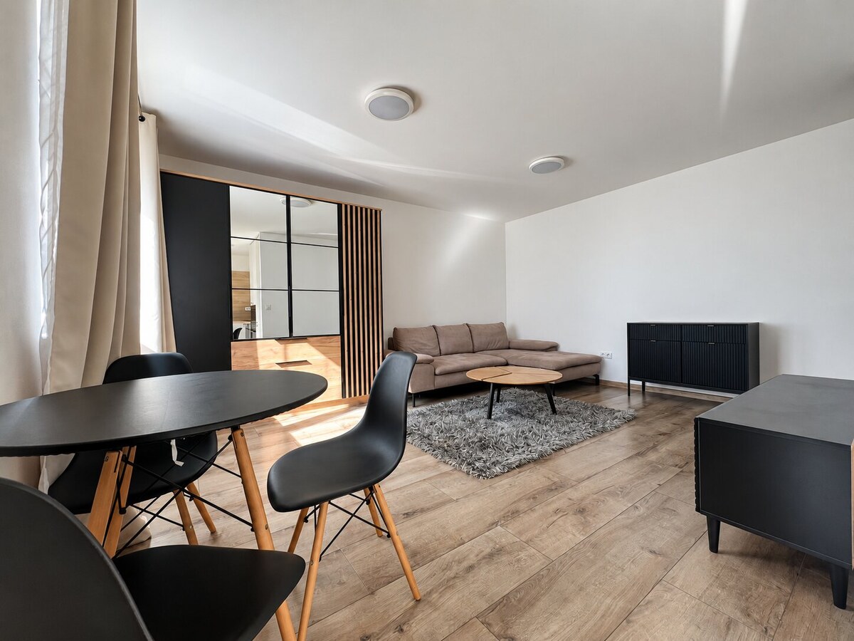 PRENÁJOM | Moderný 2-izbový byt s balkónom a parkovaním – SL — foto 3