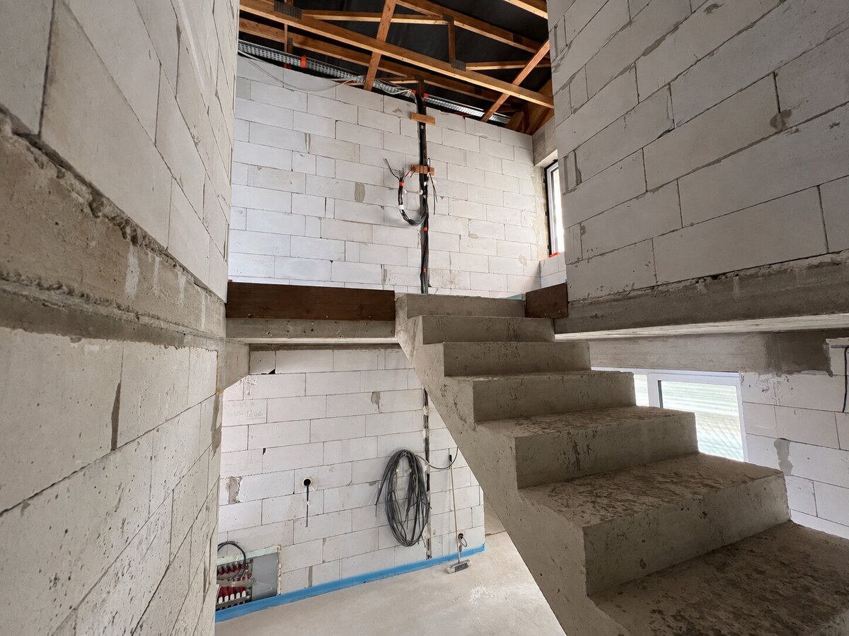 Nová 2-podlažná administratívno-obchodná budova – Lipany — foto 11