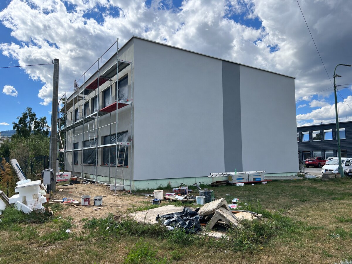 Nová 2-podlažná administratívno-obchodná budova – Lipany — foto 3