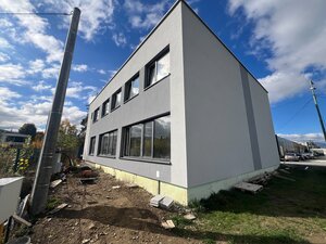 Znížená cena | Nová 2-podlažná administratívno-obchodná budova — foto 2
