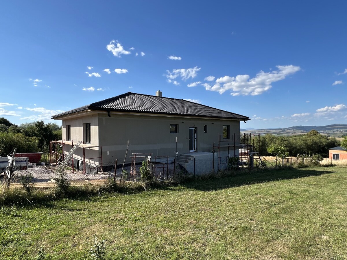 RD-DOKONČENÁ NOVOSTAVBA, OKRUŽNÁ PRI PREŠOVE,POZEMOK 620 m2, — foto 4