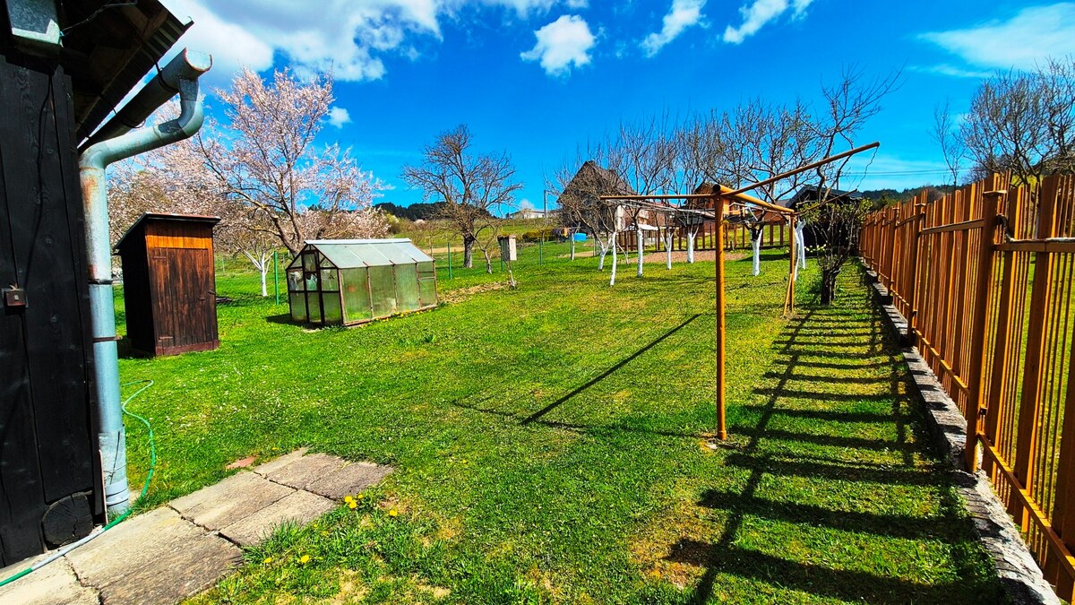 2 PODLAŽNÝ RODINNÝ DOM S PRÍSTAVBOU, 1064m2, JARABINA; — foto 21
