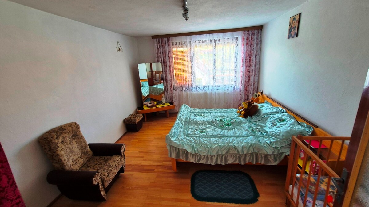 2 PODLAŽNÝ RODINNÝ DOM S PRÍSTAVBOU, 1064m2, JARABINA; — foto 6