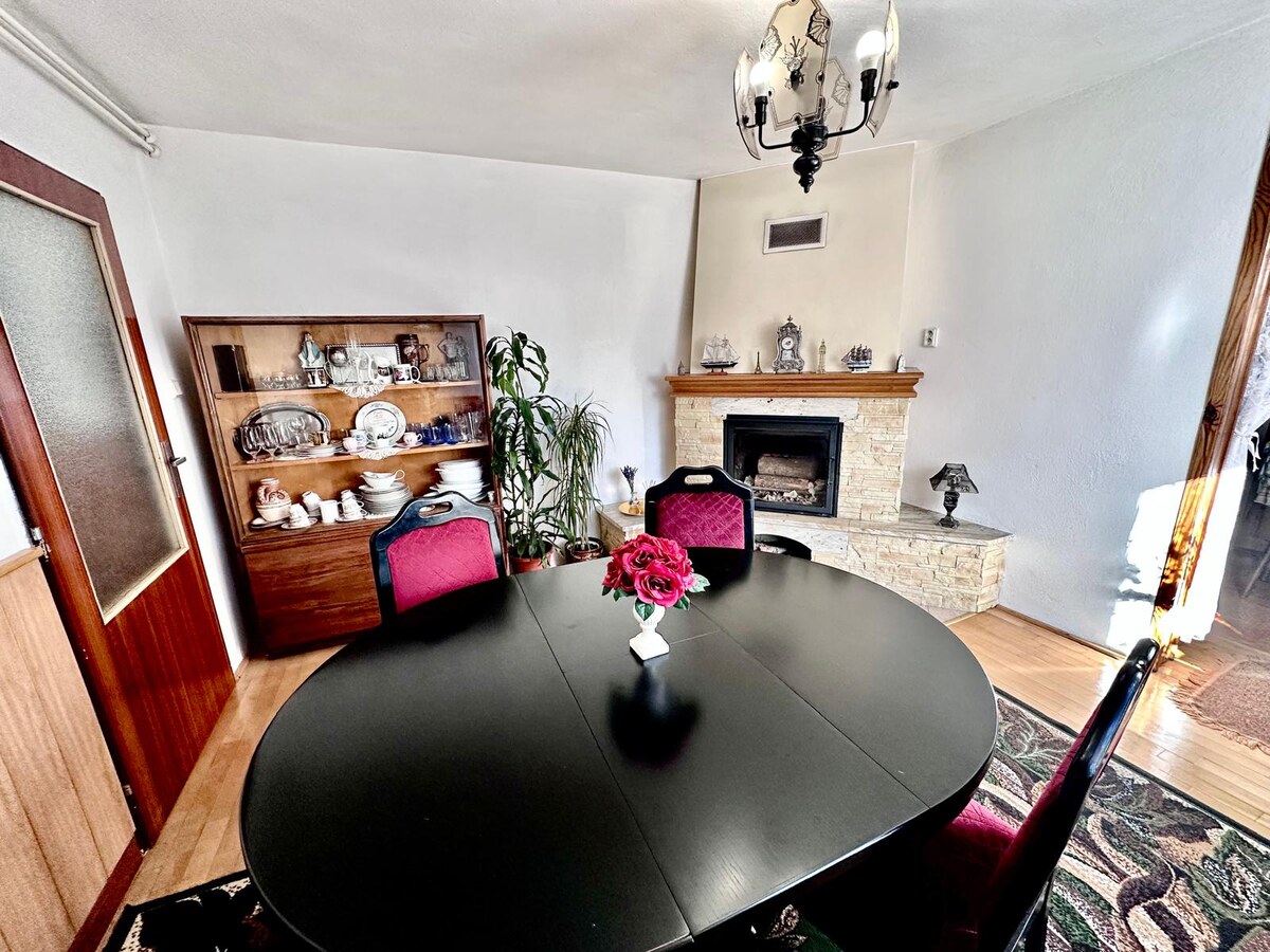 2 PODLAŽNÝ RODINNÝ DOM S PRÍSTAVBOU, 1064m2, JARABINA; — foto 8