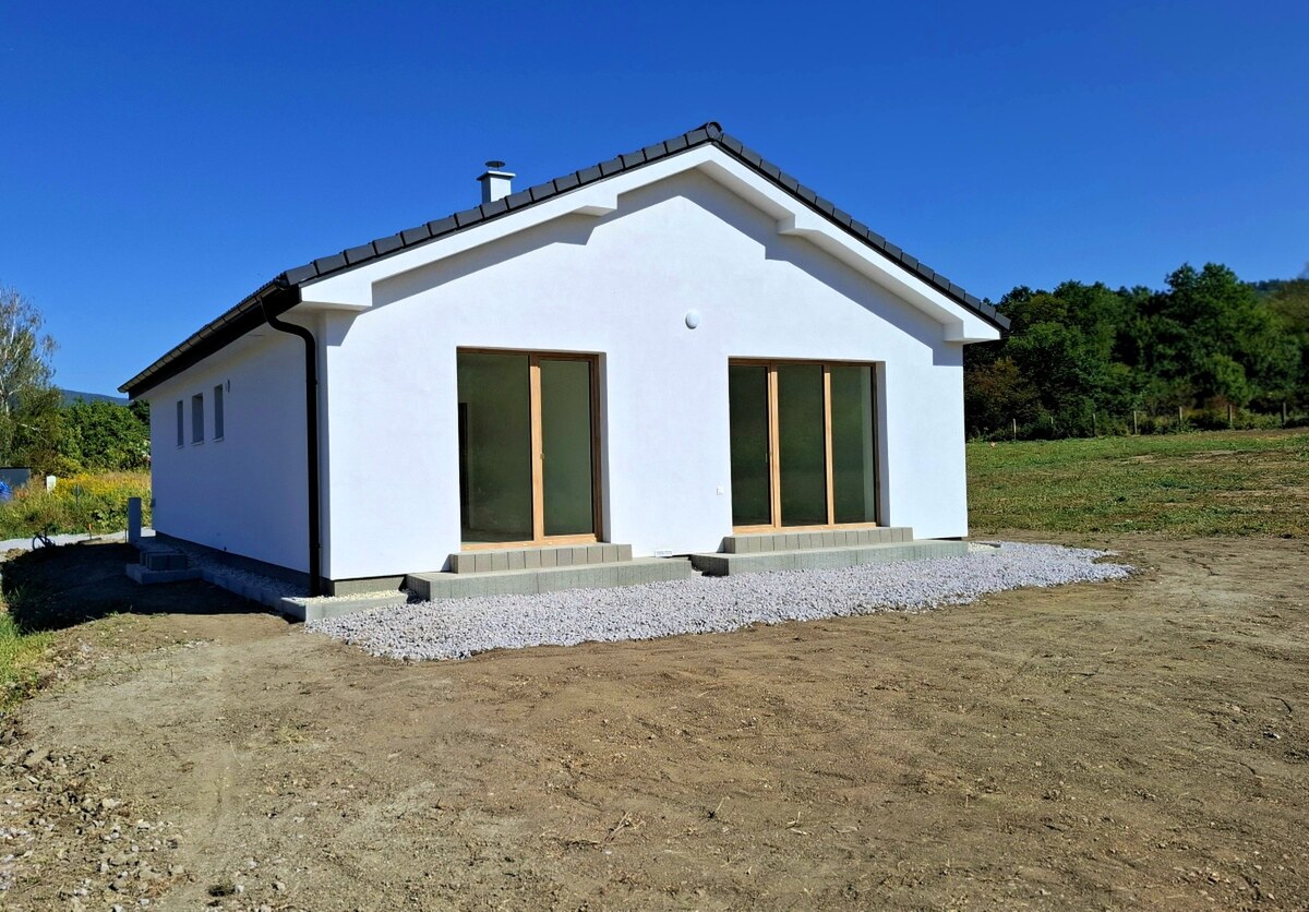 NA PREDAJ NOVÝ 4 izb. RODINNÝ DOM V obci KOKOŠOVCE pri PREŠOVE. — foto 2