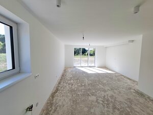 NA PREDAJ NOVÝ 4 izb. RODINNÝ DOM V obci KOKOŠOVCE pri PREŠOVE. — foto 5