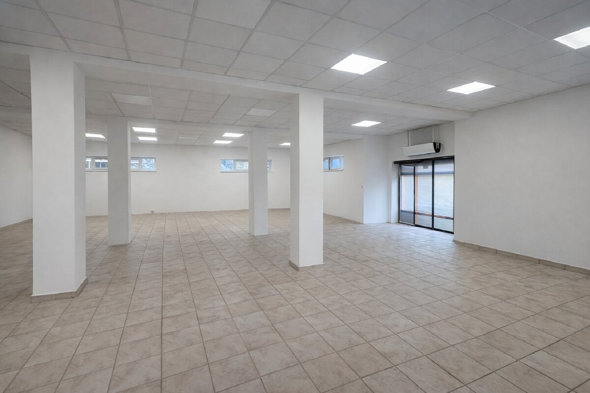 Obchodné priestory v centre mesta !! — foto 4