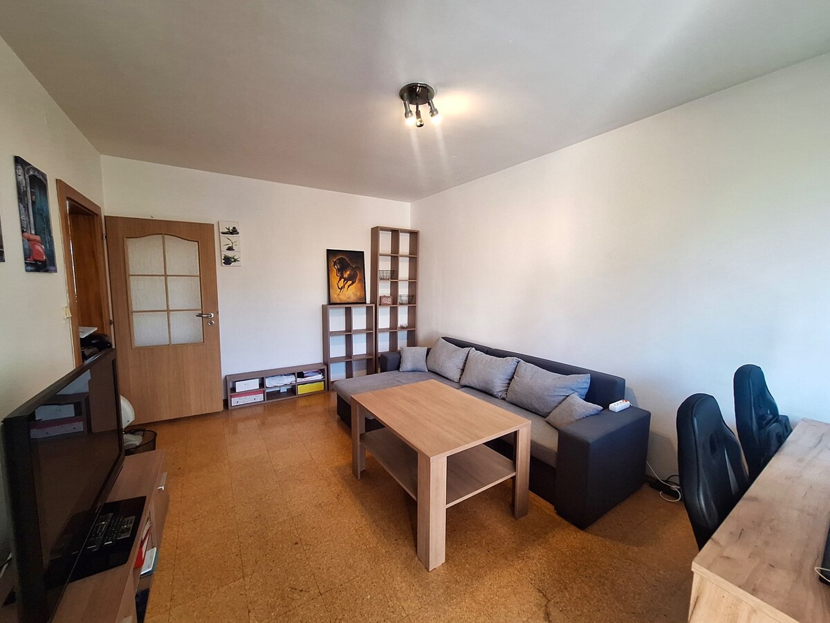 NA PRENÁJOM 2 IZBOVÝ BYT, LODŽIA, PREŠOV, SÍDLISKO III, VL. CLEMENTISA — foto 3