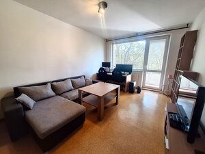 NA PRENÁJOM 2 IZBOVÝ BYT, LODŽIA, PREŠOV, SÍDLISKO III, VL. CLEMENTISA — foto 1