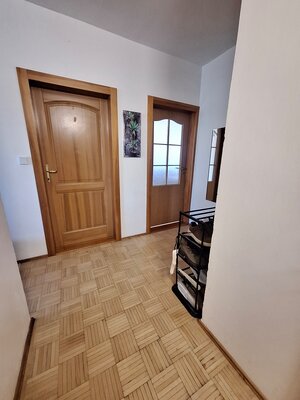 NA PRENÁJOM 2 IZBOVÝ BYT, LODŽIA, PREŠOV, SÍDLISKO III, VL. CLEMENTISA — foto 13
