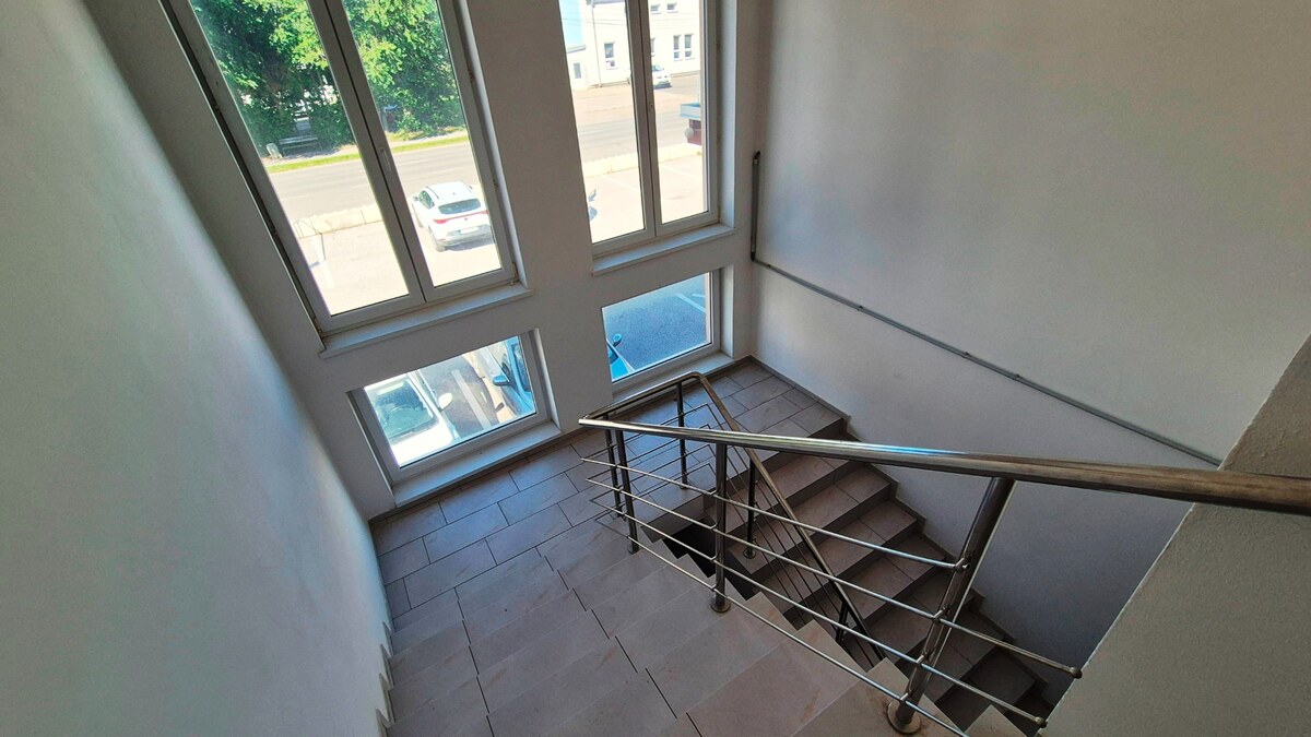 NA PRENÁJOM PRIESTRANNÝ 3 IZBOVÝ BYT, 121m2, ul. LEVOČSKÁ — foto 13
