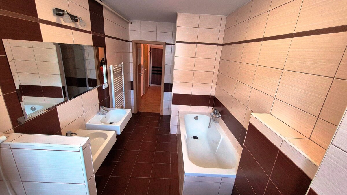 NA PRENÁJOM PRIESTRANNÝ 3 IZBOVÝ BYT, 121m2, ul. LEVOČSKÁ — foto 8