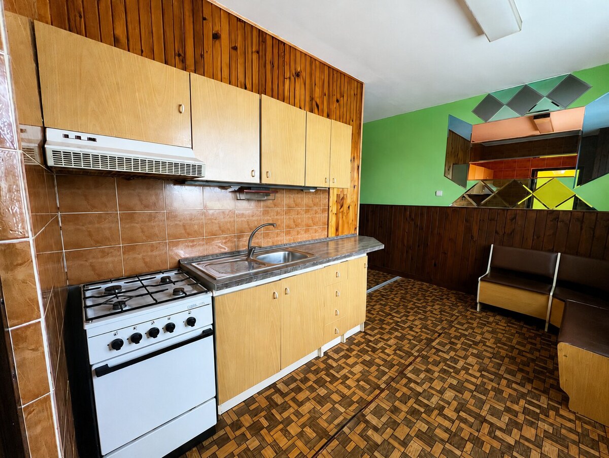 REZERVOVANÉ - 4-izbový byt, 74 m², pôvodný stav — foto 4